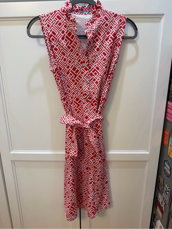 J Mclaughlin Dresses & Skirts - Sleeveless Coral Red and White Ruffle Collar Dress w/ Tie Waist
